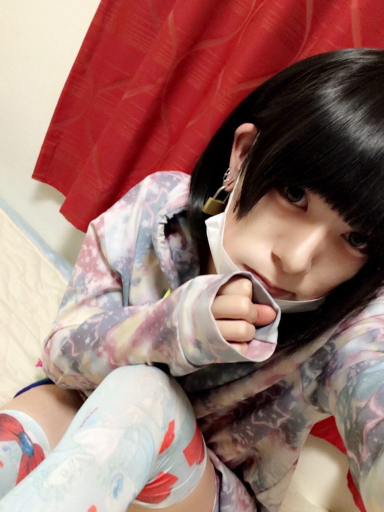 【18歳～20代女装娘エロ画像】 可愛いボブヘアーの美白肌男の娘　のいろちゃん