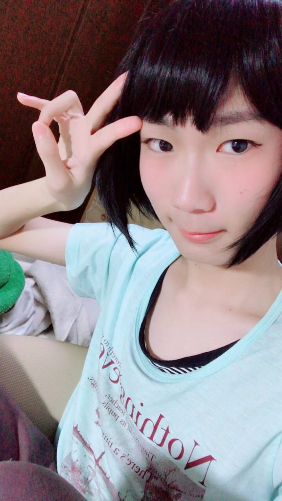 【18歳～20代女装娘画像】黒髪ボブが似合う可愛いロリっ子優等生系男の娘 あるちゃん