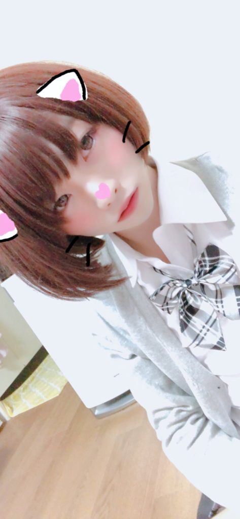 【18歳～20代女装娘画像】茶髪のボブヘアーが似合い過ぎのロリっ子系男の娘 むくちゃん