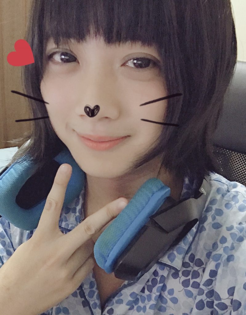 【18歳～20代女装娘画像】大きい綺麗な瞳と涙袋が可愛いロリ顔の男の娘 あっつーちゃん