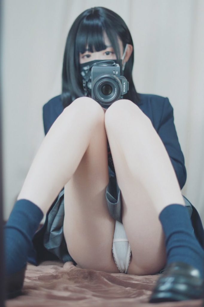 【18歳～20代女装娘エロ画像】JK風の制服姿で純白無地下着をパンチラする姿がエッチ過ぎる男の娘 ゆきちゃん