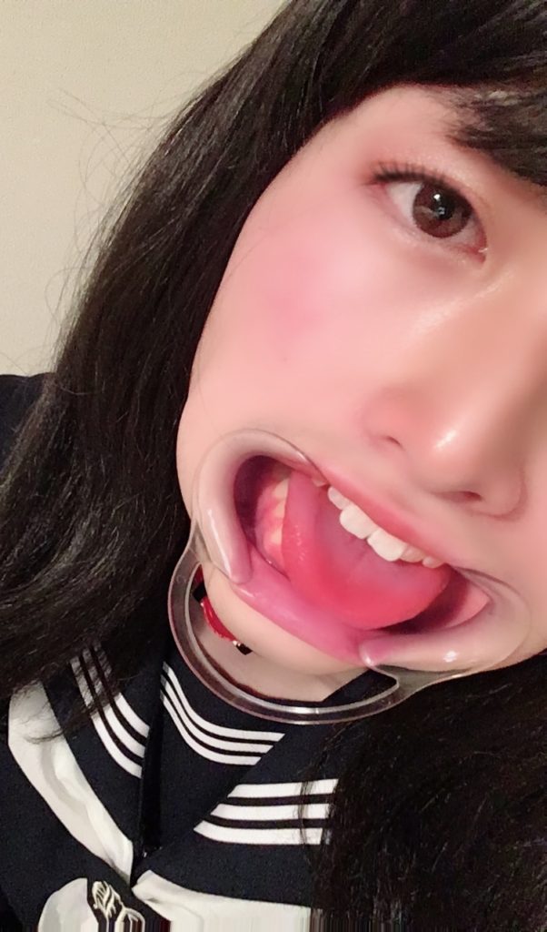 【18歳～20代女装娘エロ画像】透明な口枷を咥えて口淫プレイする顔がエッチ過ぎるお嬢様系男の娘 ゆうきちゃん