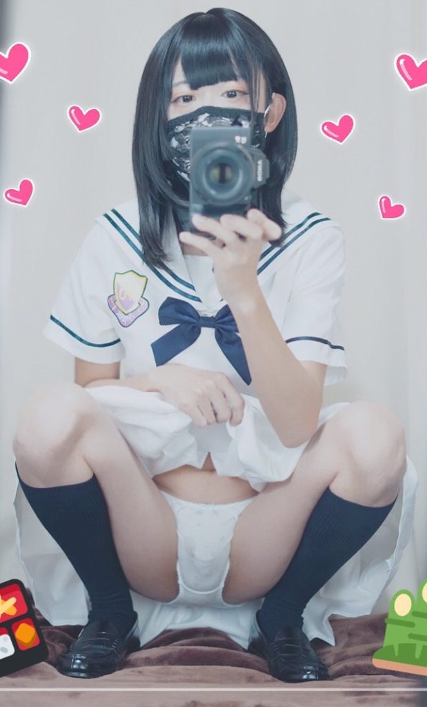 【18歳～20代女装娘エロ画像】純白無地パンティをもっこりさせてパンチラする姿がエッチ過ぎる男の娘 ゆきちゃん