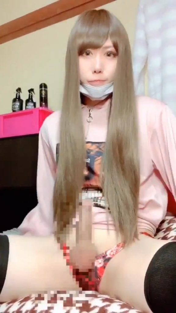 【18歳～20代女装娘エロ動画】勃起したペニスをしごいて手の中に射精する姿がエッチ過ぎる男の娘 玲奈ちゃん